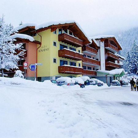 Hotel Bonapace ***S Madonna di Campiglio Bagian luar foto