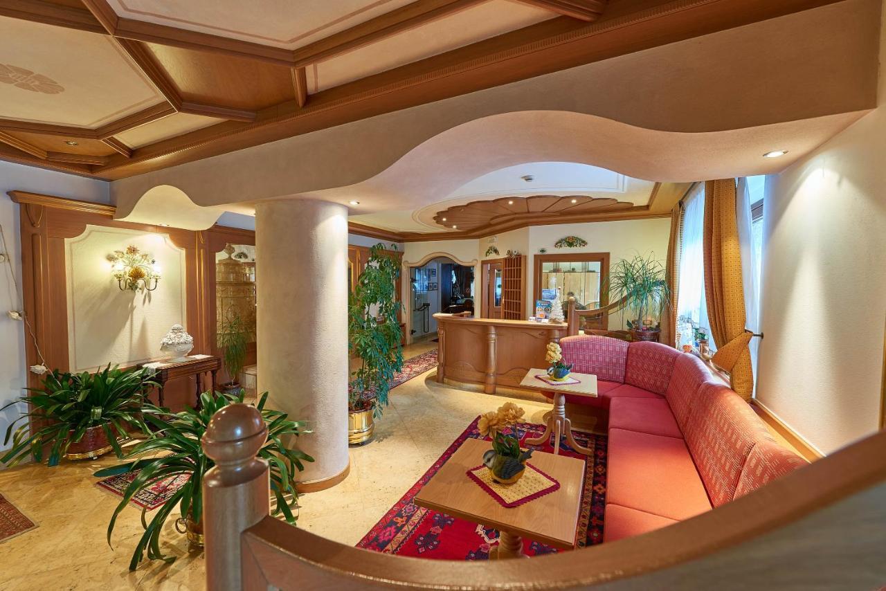 Hotel Bonapace ***S Madonna di Campiglio Bagian luar foto