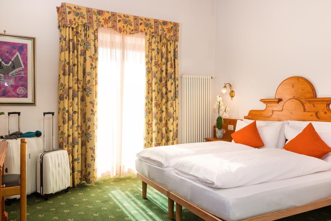 Hotel Bonapace ***S Madonna di Campiglio Bagian luar foto