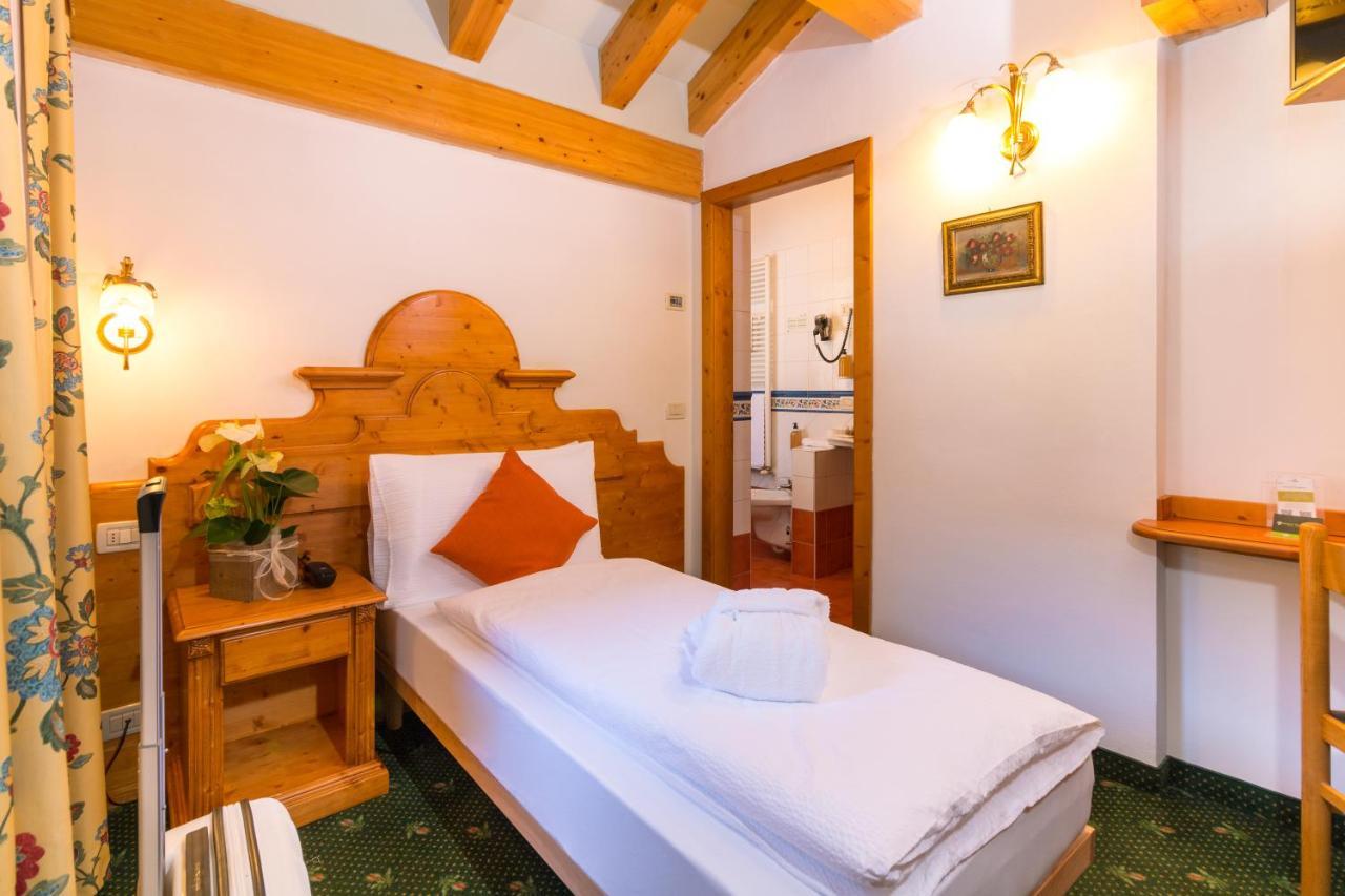 Hotel Bonapace ***S Madonna di Campiglio Bagian luar foto
